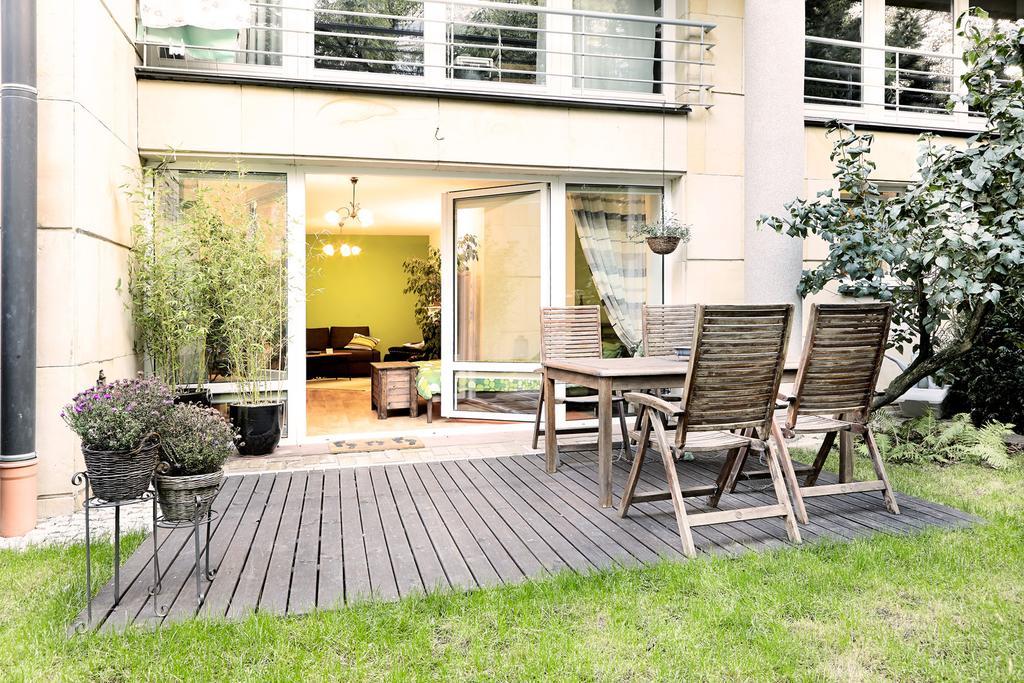 Lovely Garden Flat Near Royal Park Varšava Pokoj fotografie